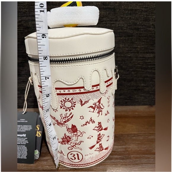 NWT Disney Loungefly HOCUS POCUS “Black Flame Candle” shoulder bag - Picture 11 of 12